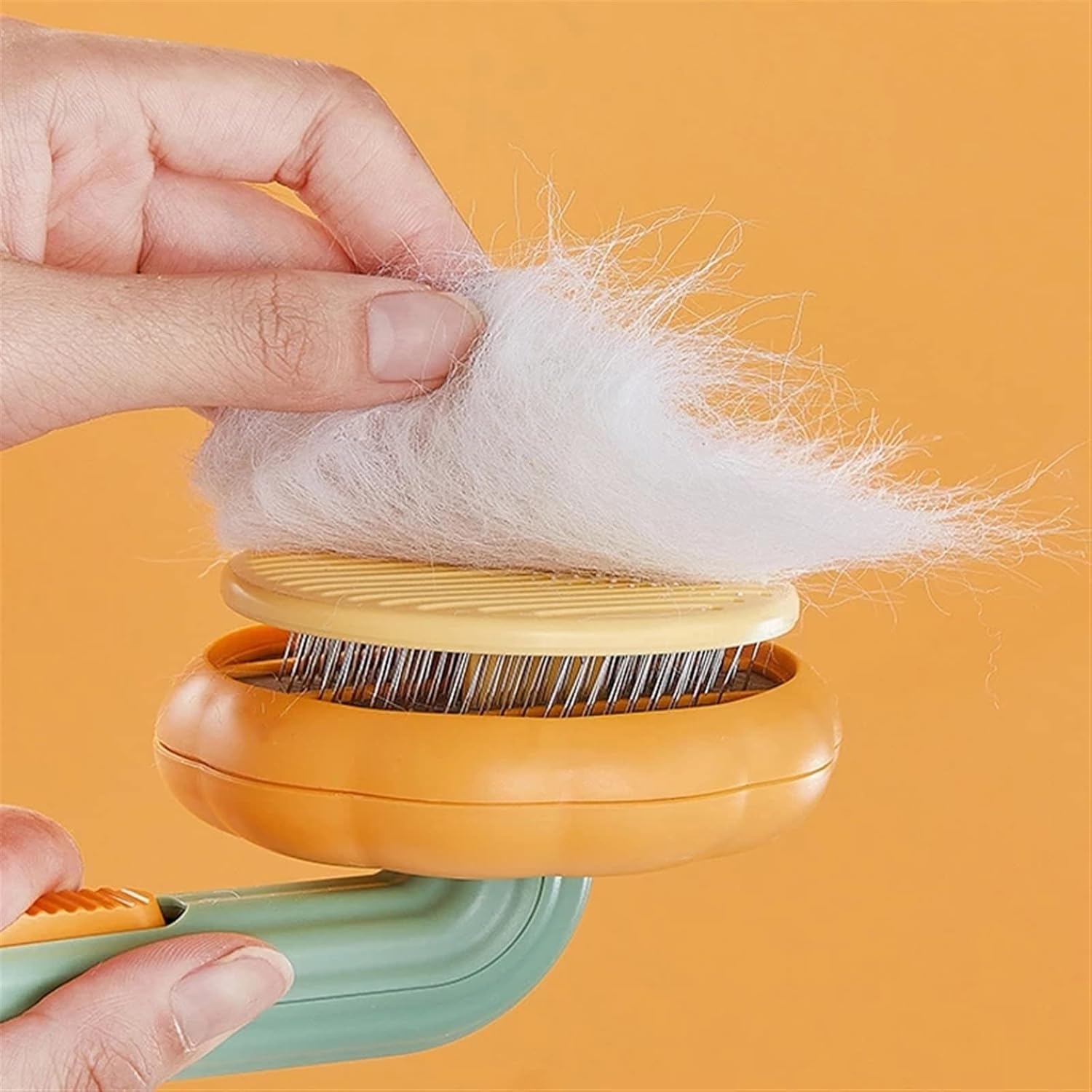 Self-Cleaning Slicker Brush for Cats – Gentle, Easy Grooming